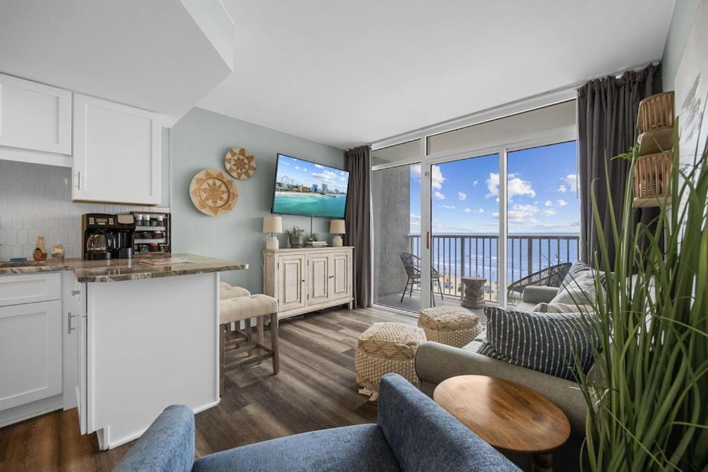 Direct Oceanfront- King Bedroom- Amazing Views/Pools/Hot Tubs/Beach Access/Golf マートルビーチ エクステリア 写真