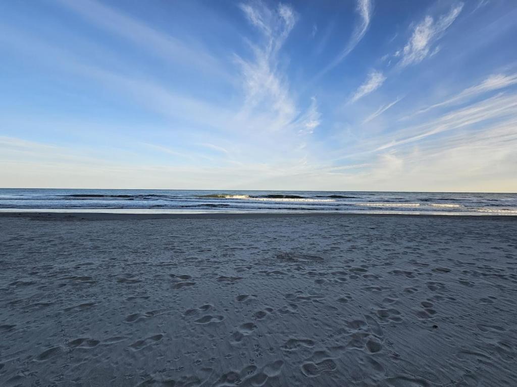 Direct Oceanfront- King Bedroom- Amazing Views/Pools/Hot Tubs/Beach Access/Golf マートルビーチ エクステリア 写真