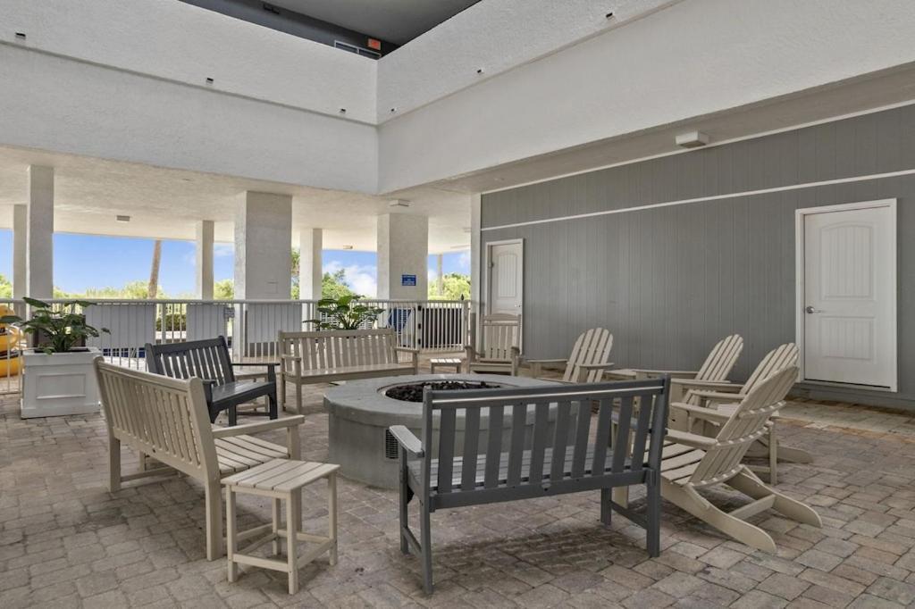 Direct Oceanfront- King Bedroom- Amazing Views/Pools/Hot Tubs/Beach Access/Golf マートルビーチ エクステリア 写真